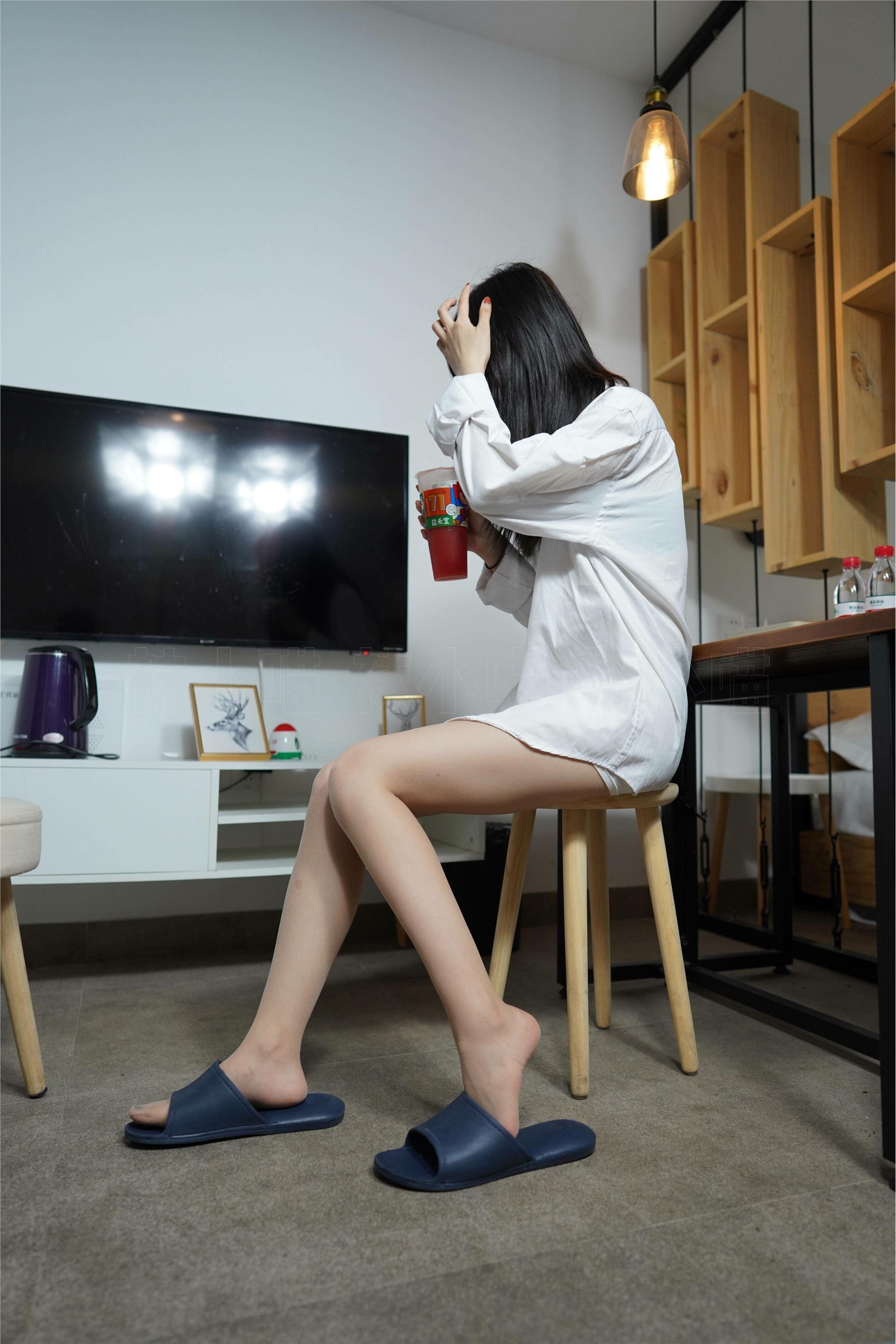 kittyWawa袜小喵  KT247 同事帮我修电视：上